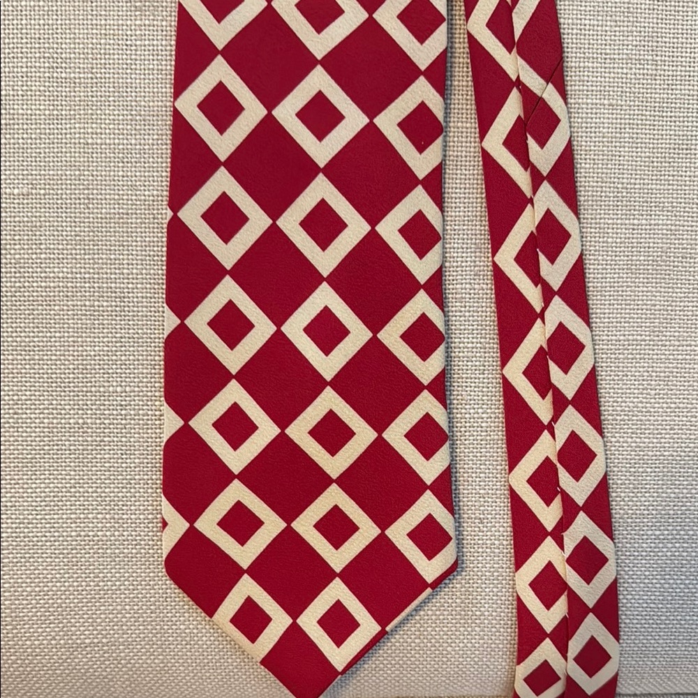 Hugo Boss Red and Cream Geometric Pattern Tie